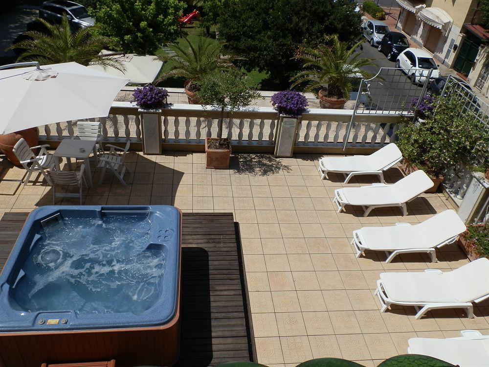 Hotel Regina Форте-деи-Марми Экстерьер фото